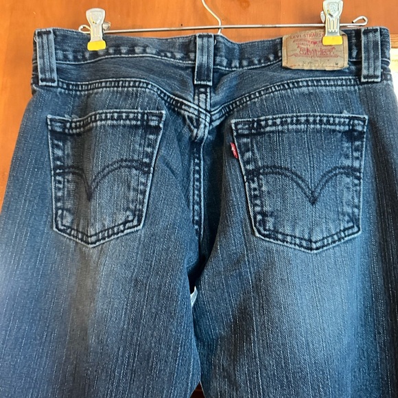 EUC Levi’s denim jeans. Size 9. Juniors. - Picture 9 of 10